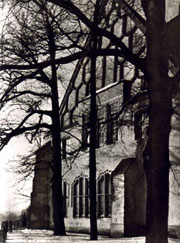 Der Wabengiebel an der Ostseite des Museums, Foto von Häsler, 1930er Jahre